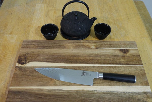 shun-classic-chefs-knife-thumb