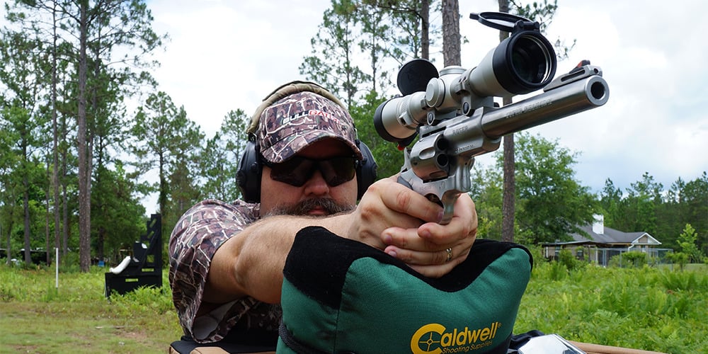 shooting ruger redhawk