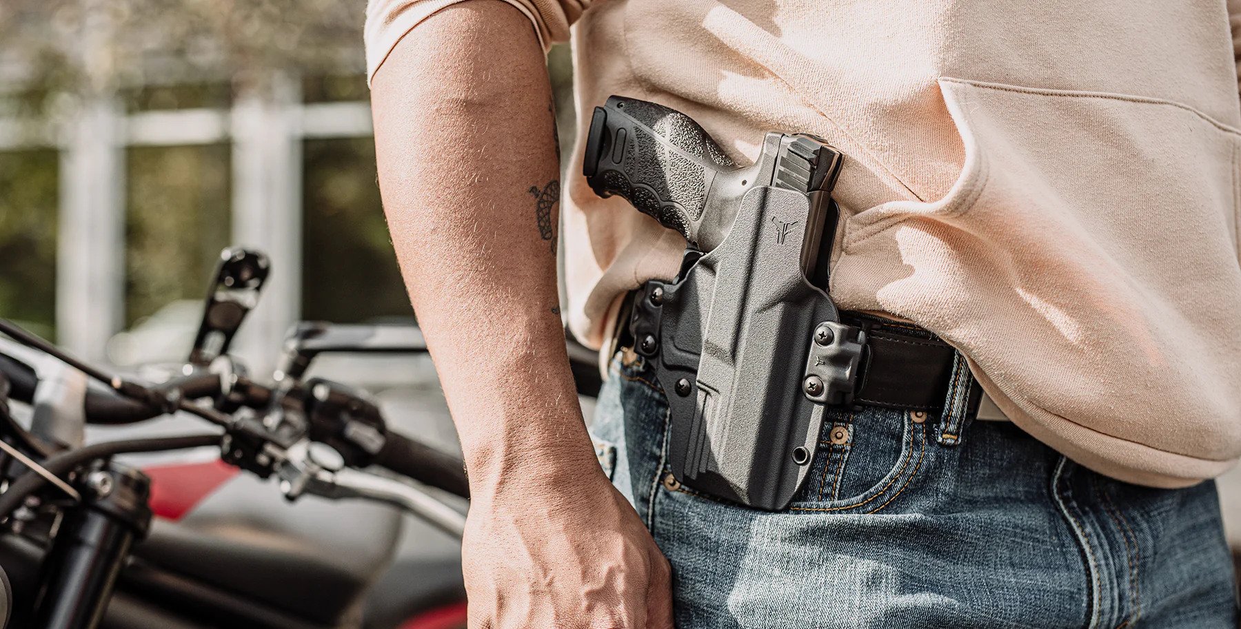 A Quick Guide to Holster Styles and Sizing