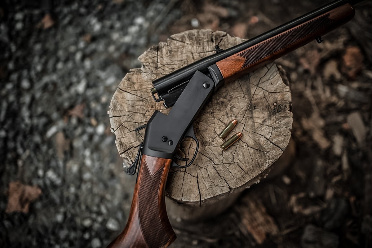 hunting-with-single-shot-rifle